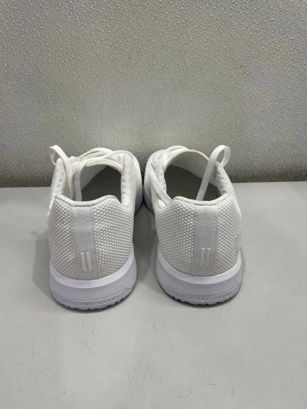 NOBULL Unisex White Training Sneakers M6.5 W8